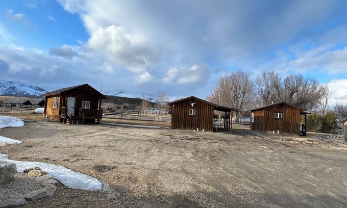 Almo Cabin | Cabin 5 at the Almo Inn Near City of Rocks/Castle Rocks Parks in Idaho