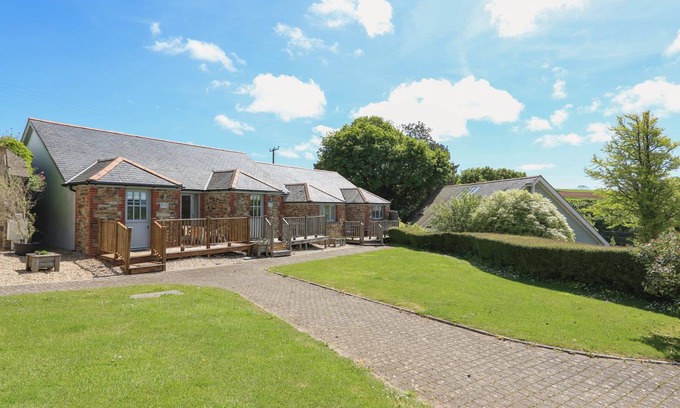 Bugford Cottage | Cabin ∙ 5 bedrooms ∙ 10 guests