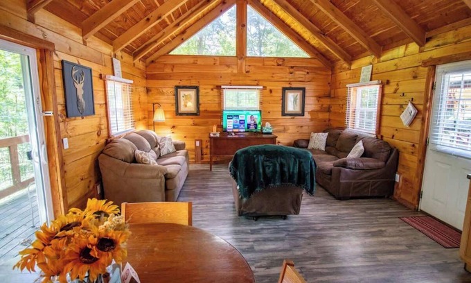 Columbia Cabin | Cabin 5 | Sleeps 8 | Private Deck | Private Cabin