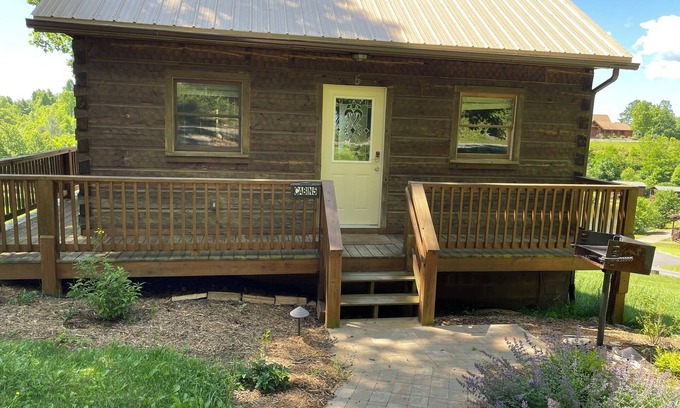 Purlear Cabin | Cabin #5 The Sky Retreat - Off the Blue Ridge Parkway