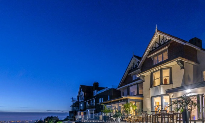 St Leonards-On-Sea Cottage | Cabin ∙ 6 bedrooms ∙ 14 guests