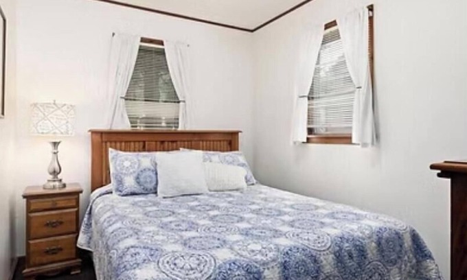 Pine River Apartment | Cabin 7 at Heaths Resort