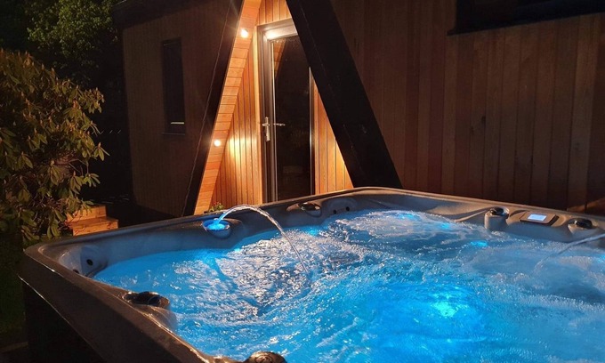 Tain Cabin | Cabin-Apartment-Private Bathroom-Countryside view