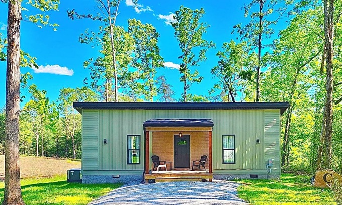 Crossville Cabin | Cabin C -Basses Creek Cabins - Golf, swim, hike!