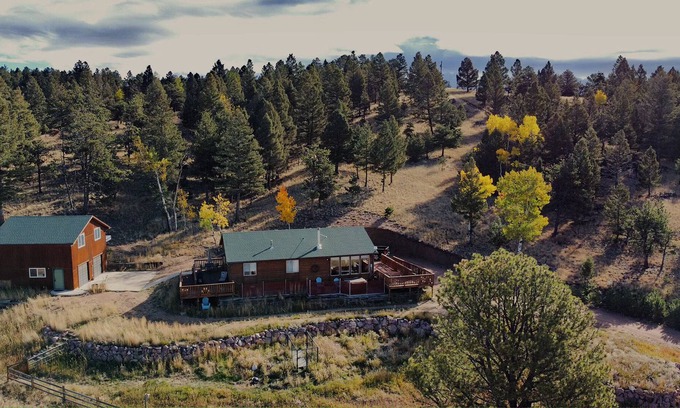 Florissant House | Cabin, Dog Friendly, Hot Tub, Views, 6 acres, Wheelchair Accessible