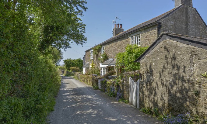 Burgh Island Cottage | Cabin ∙ 2 bedrooms ∙ 4 guests
