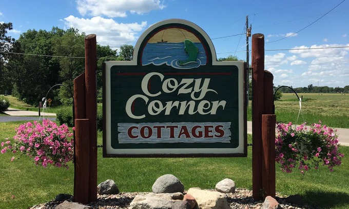 Brice Prairie Cabin | Cabin get away, fishing, kayaking, biking, vacationing, reunions, pet friendly