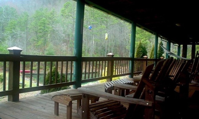 Franklin Cabin | Cabin in the mountains.privacy, huge covered porch, hiking, waterfalls