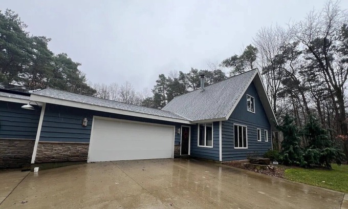 Hamilton House | Cabin in the Woods-CIW Peaceful retreat adjacent 50,000 acres of public