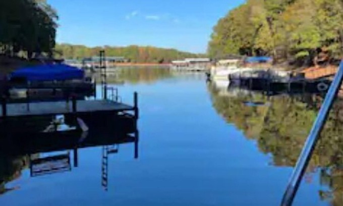 Townville Cabin | Cabin Lake Hartwell near Clemson and Greenville