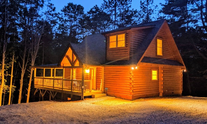 Fletcher Cabin | Cabin life near Asheville/Hendersonville. Secluded but still convenient escape!n