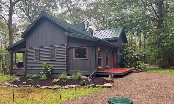 Jefferson Township Cabin | Cabin located 2 miles from Hidden Valley and 10 miles from Seven Springs Resorts