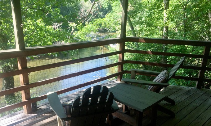 Burnsville Cabin | Cabin on South Toe River and pet friendly!
