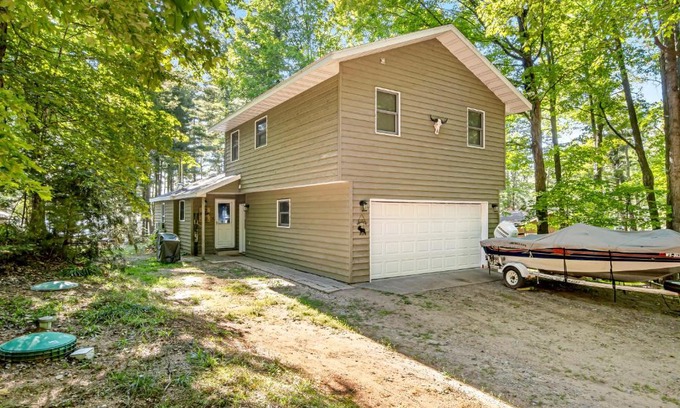 Three Lakes House | Cabin on the Loop - Full Property