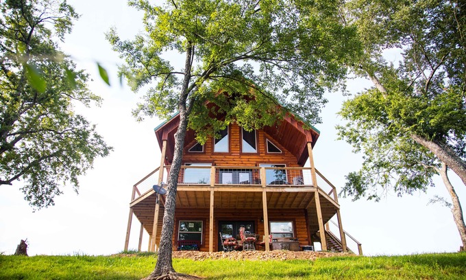 Glenwood Cabin | Cabin on Water!GORGEOUS! Best property on the Caddo River In Glenwood Arkansas!
