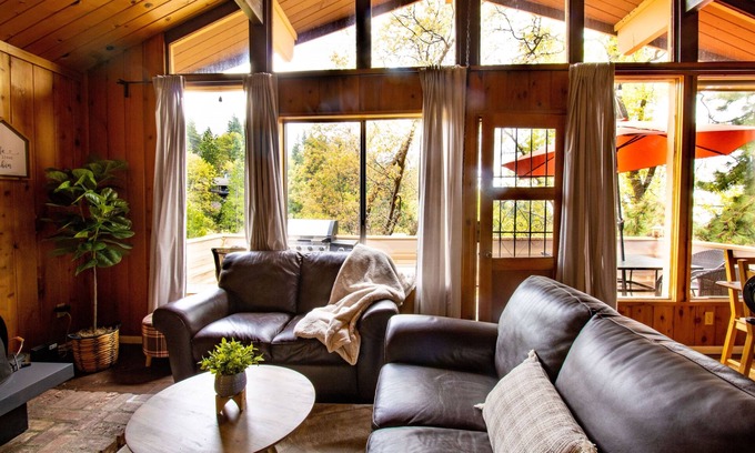 Running Springs Cabin | Cabin - Rustic Glam + Game Room + Views +Workspace- Minutes from attractions