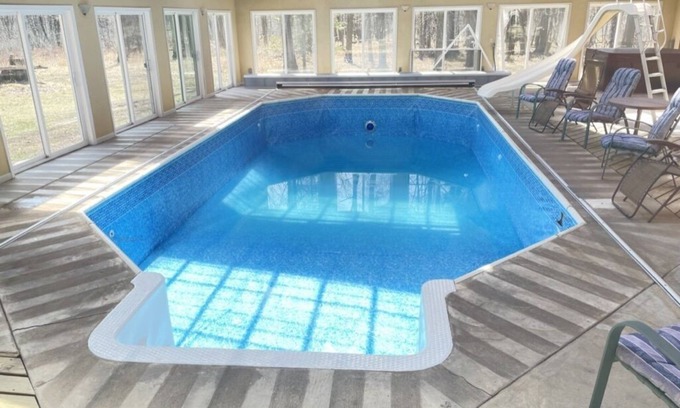 New London House | Cabin Style Home in Woods, Private Pool, Hot Tub, Snowmobile, Fire Pit, Horses.