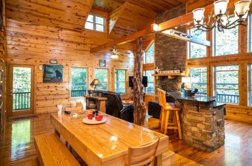 Cleveland House | Cabin w Game Room Near Creek & Helen GA