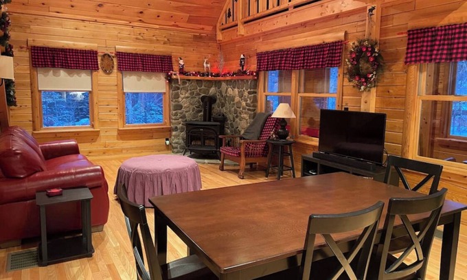 Greenville Cabin | Cabin w/waterfront access, beach, trails, gameroom