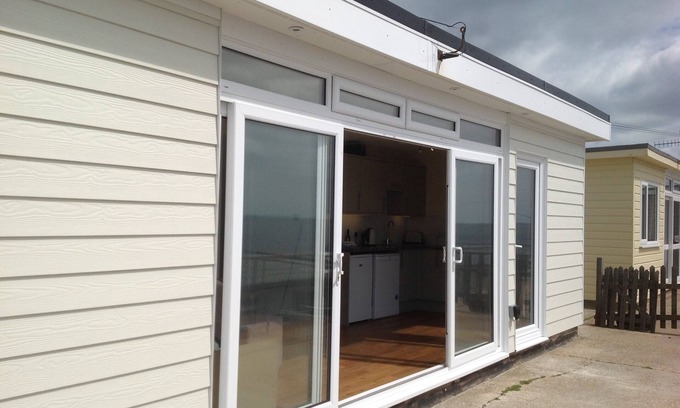 Ventnor Ski Chalet | Cabin with sea view - walking distance to beach