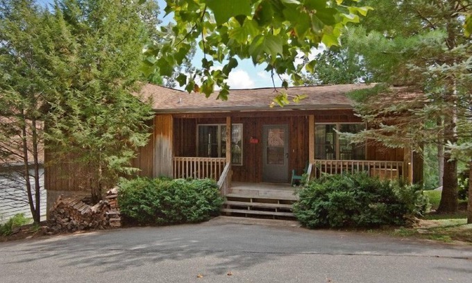 Townsend Cabin | Cabin with wonderful mountain views, 2 BR/2 BA, sleeps 6