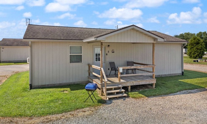 Eckerty House | Cabin5 The Village @ Patoka Lake