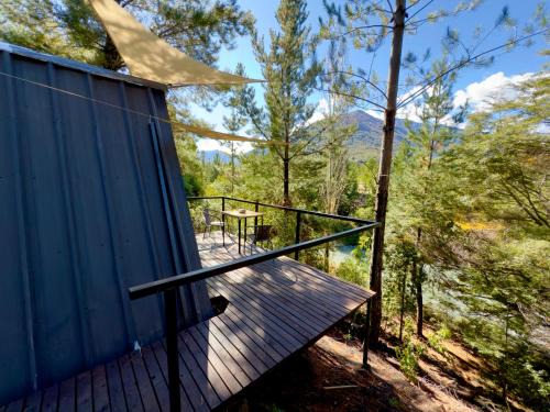 Melipeuco Other | Cabina vista al río en Roca Truful