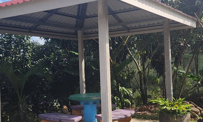 Katira Hotel | Cabinas El Pilon Rio Celeste