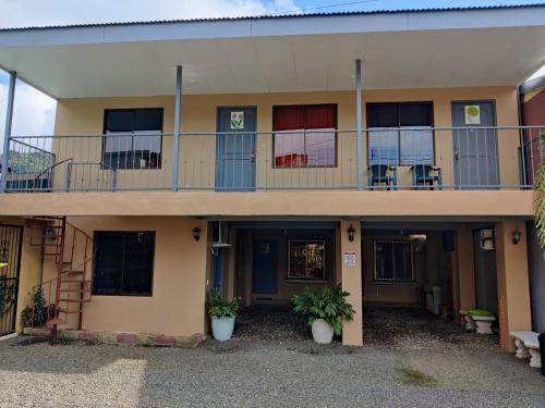 Tarcoles Bed & Breakfast | Cabinas Maritza