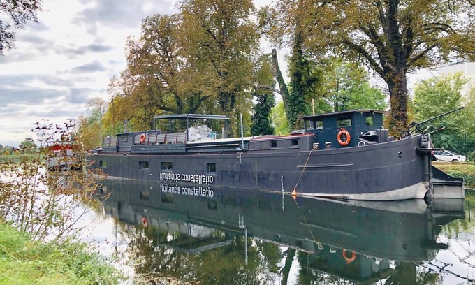 Nouvelle Ville Apartment | Cabine 03, gîte sur l'eau, péniche ma pensée