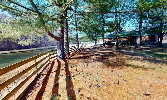 Laurelville Cabin | Cabins In Hocking - Knotty Pine