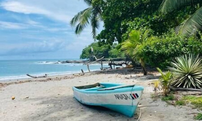 Cabuya Apartment | Cabo Blanco Retreat: Tranquil 1BR for Couples, w/Work Space