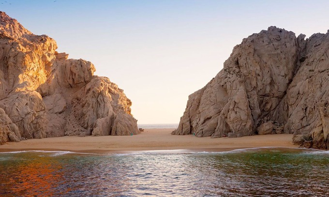 Centro Apartment | Cabo San Lucas for the holidays 2023 on the beach