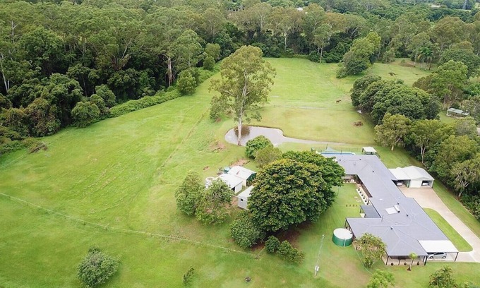 Bellmere House | Caboolture 4.5 Star Holiday Home at the Gateway to the Sunshine Coast in Qld
