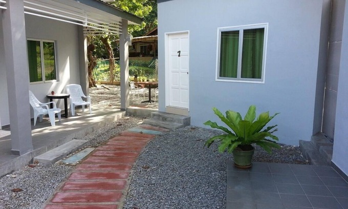Pantai Tengah Hotel | Cactus Inn