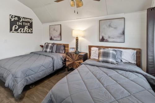 Oil City House | Caddo Lake Cabin, Stargazer, With Kayaks