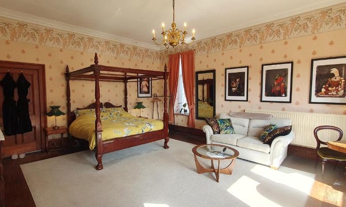 Dolgellau Bed & Breakfast | Cader en suite at Pen Y Coed Hall exclusive Luxury Hot Tub