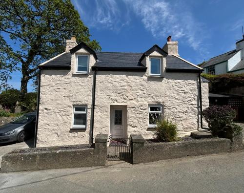 Nefyn House | Cae Berllan in Nefyn