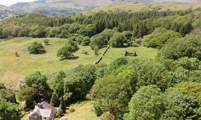 Dolgellau House | CAE LLECI, pet friendly, character holiday cottage in Dolgellau