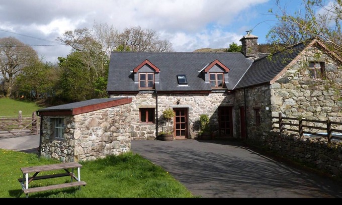 Dolgellau House | Cae Merllyn in the beautiful Dolgellau