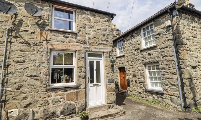 Dolgellau Cottage | CAE TANWS BACH, pet friendly in Dolgellau