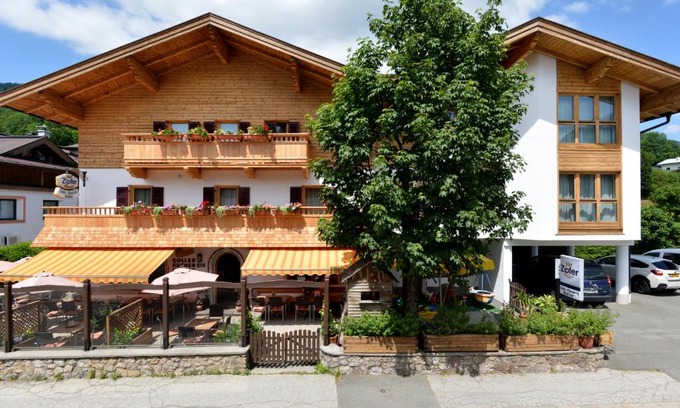 Brixen im Thale House | Café Pension Koller
