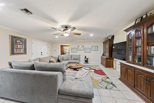 Broussard Apartment | Cajun Stays Cozy 3BR Ranch Near Lafayette with WiFi and Parking