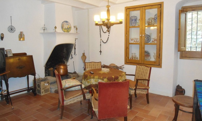 Alpens House | Cal Son is a house located within the urban area of ​the town of Alpens