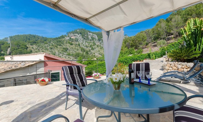 Selva Ski Chalet | Cal Tio - House In Caimari. Free Wifi