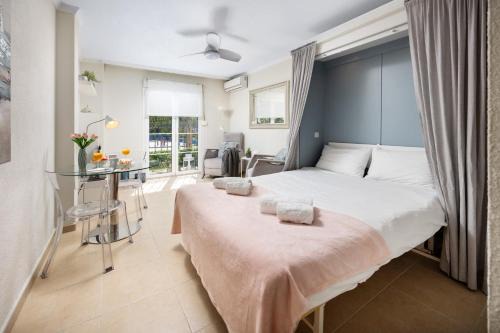 La Cala de Mijas Apartment | Cala Mijas Beach by Alfresco Stays