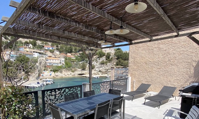 Calanque de Morgiou House | Calanque de Niolon holiday home with sea view