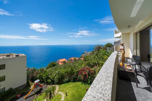 Estrela da Calheta Apartment | Calheta Victory View by An Island Apart