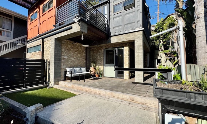Lantern District House | Cali beach living! Modern 2 BR home. Pet friendly. Walk to town, beaches, harbor