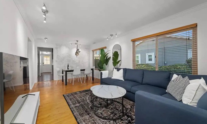 Normal Heights House | Cali-Craftsman - 3BR - Central - New Backyard - AC